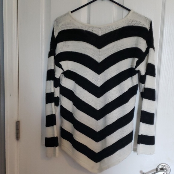 Sweater - Picture 2 of 4